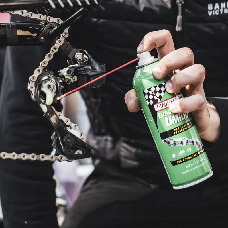 Finish Line Wet Chain Lube Aerosol - 240 ml-3