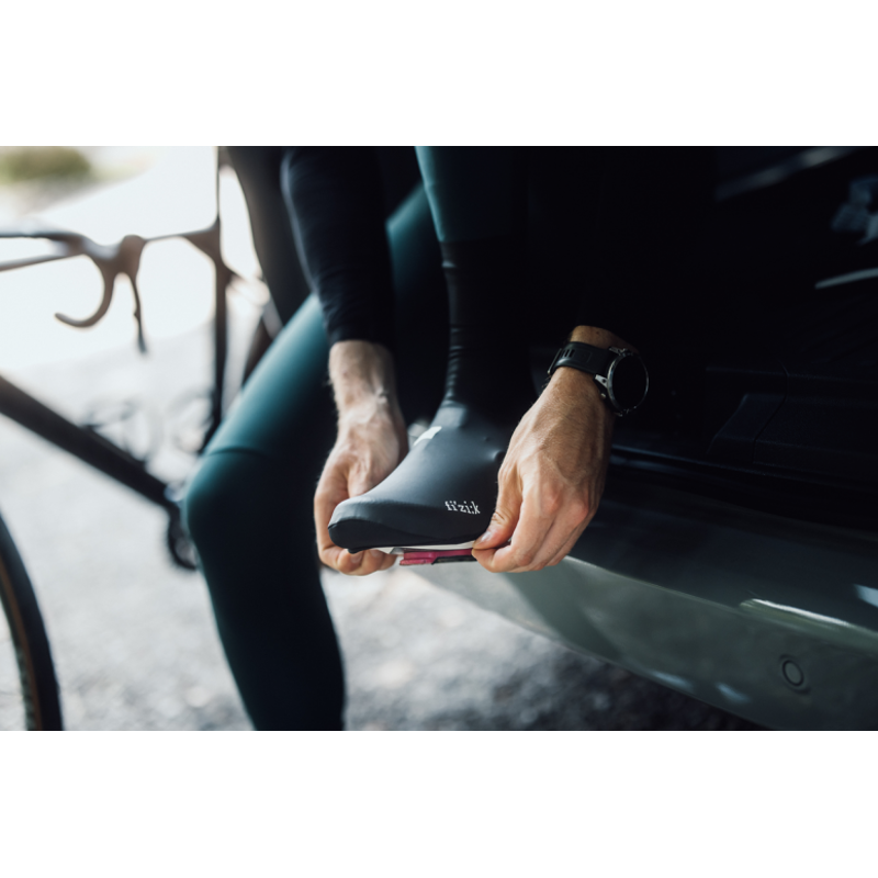 Fizik Overshoes in Black-5