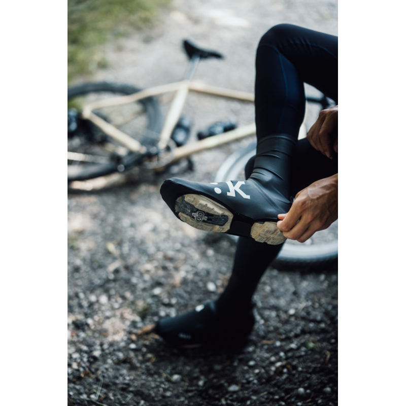 Fizik Overshoes in Black-6