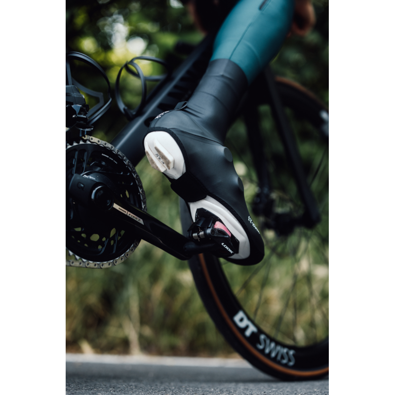 Fizik Overshoes in Black-9