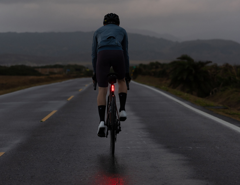 Giant Recon+ TL 300 Rear Light in Black-4
