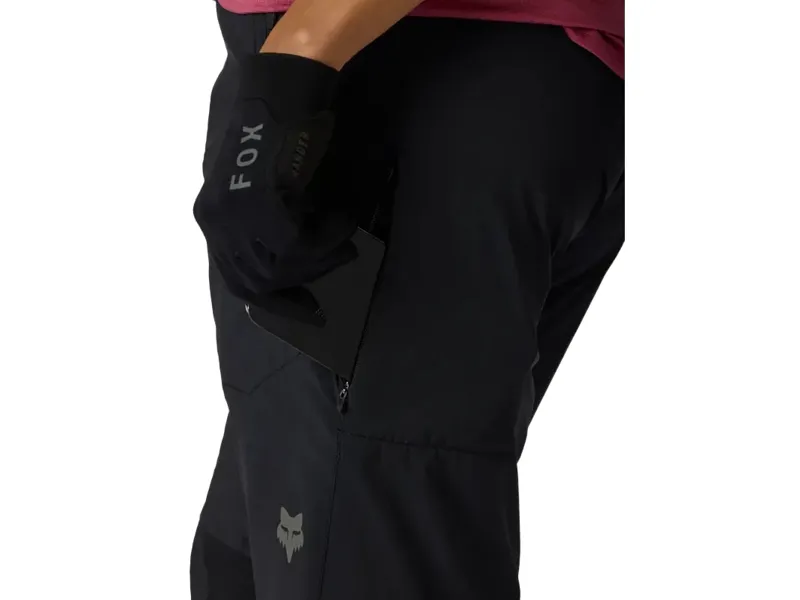 Fox Womens Flexair Short in Black-4