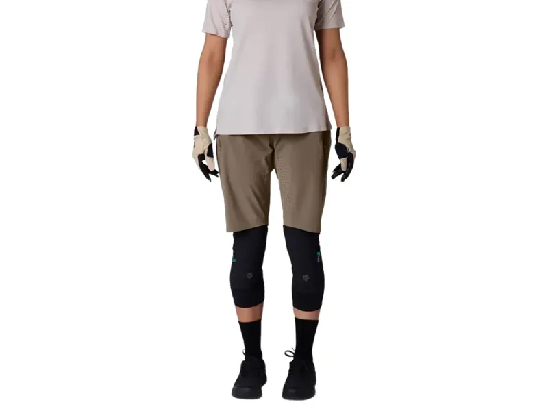 Fox Womens Flexair Short in Nutmeg-2