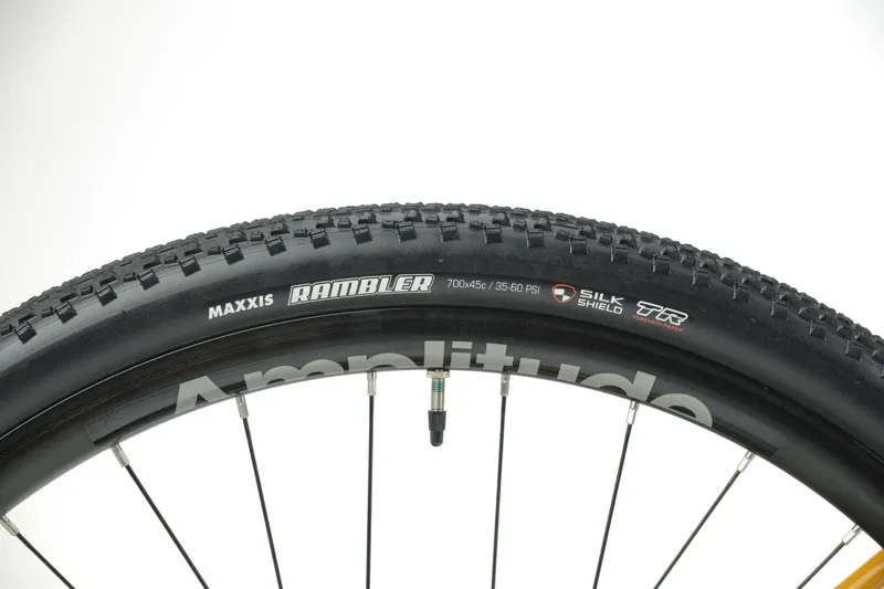 Genesis Croix De Fer 30 Gravel Bike 2027 in Mortal Kumquat-3