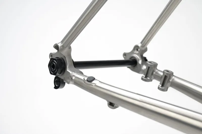 Genesis Croix De Fer 931 Frameset in Alice Clear-8