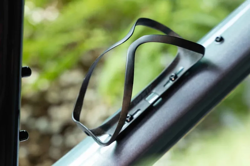 Giant Airway Pro 3K Carbon Bottle Cage in Black-7