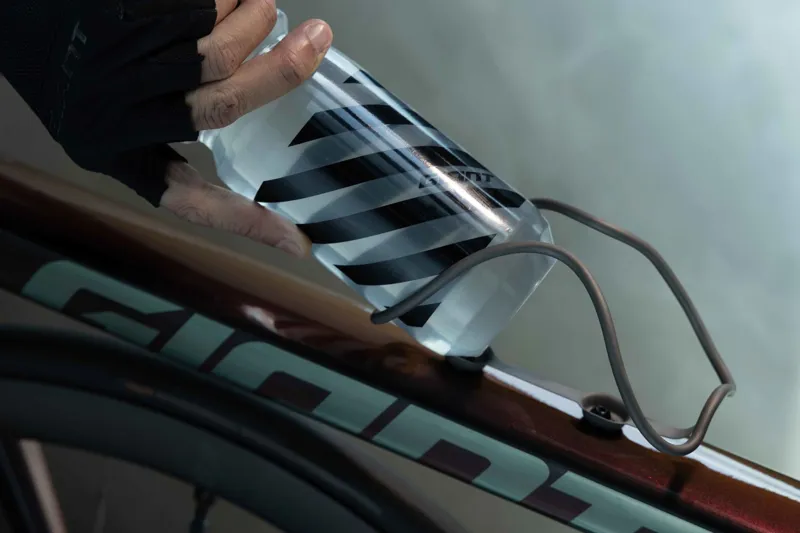 Giant Airway Pro Ti Bottle Cage in Silver-5