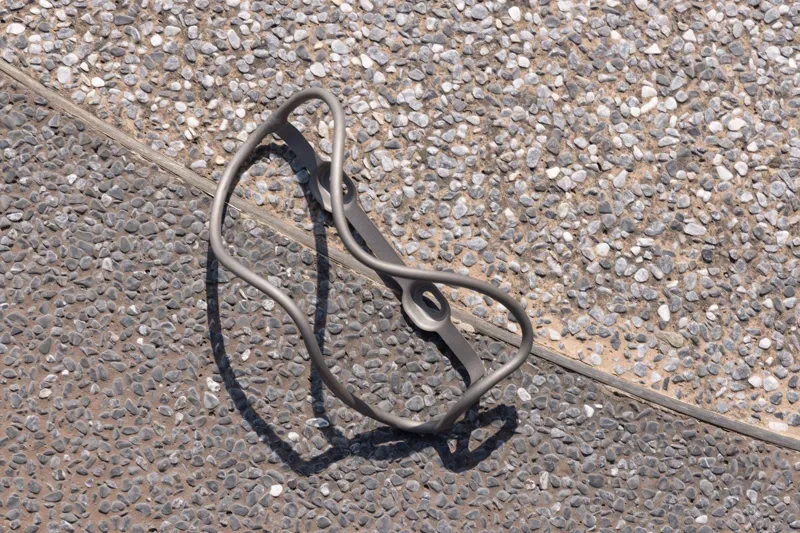 Giant Airway Pro Ti Bottle Cage in Silver-6