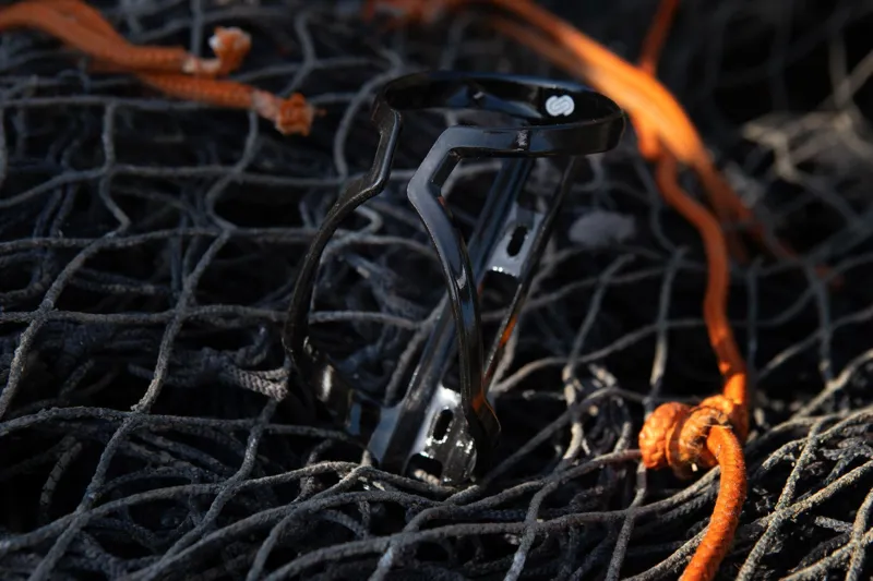 Giant Airway Sport Recycled Bottle Cage in Gloss Black-1