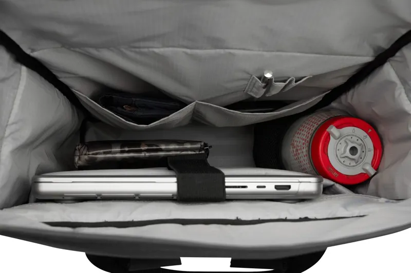 Giant Transporter Versa G-2 Pannier Bag in Black-8