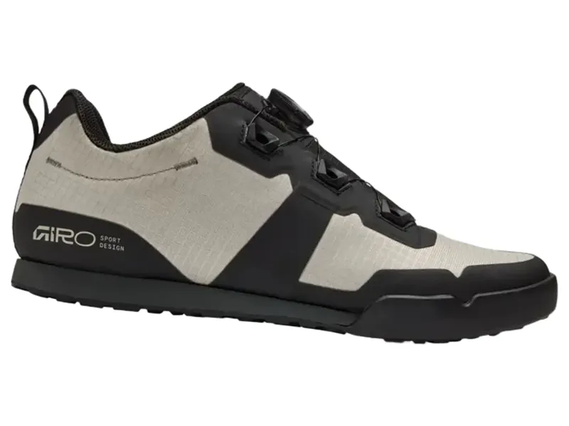 Giro Tracker BOA Flat Pedal Cycling Shoe in Stone