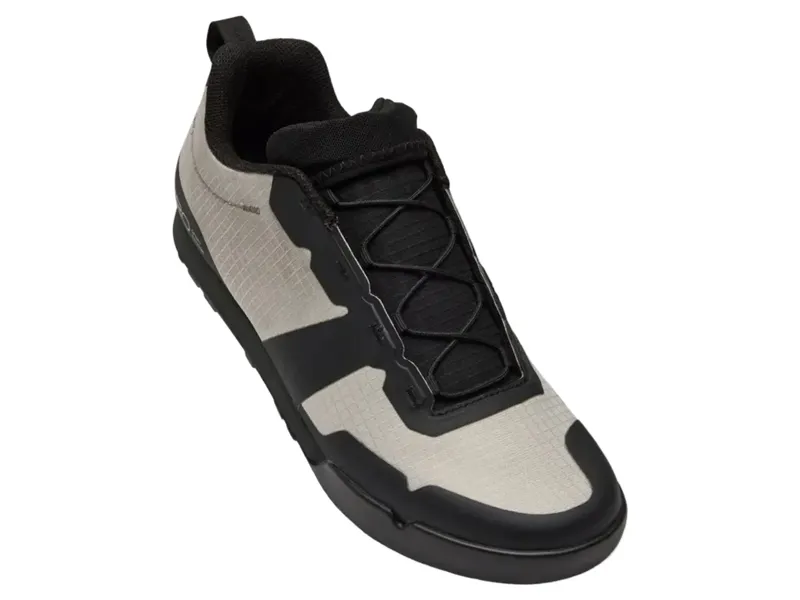 Giro Tracker Fastlace Flat Pedal Shoes in Grey-1