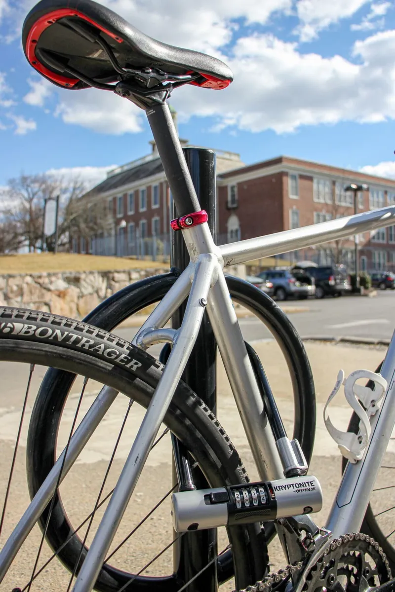 Kryptonite Kryptolok Combo Standard U-Lock with bracket Sold Secure Gold in Black-5