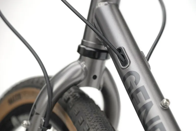 Genesis Croix De Fer 20 725 Gravel Bike 2027 in Greymiriquai-10