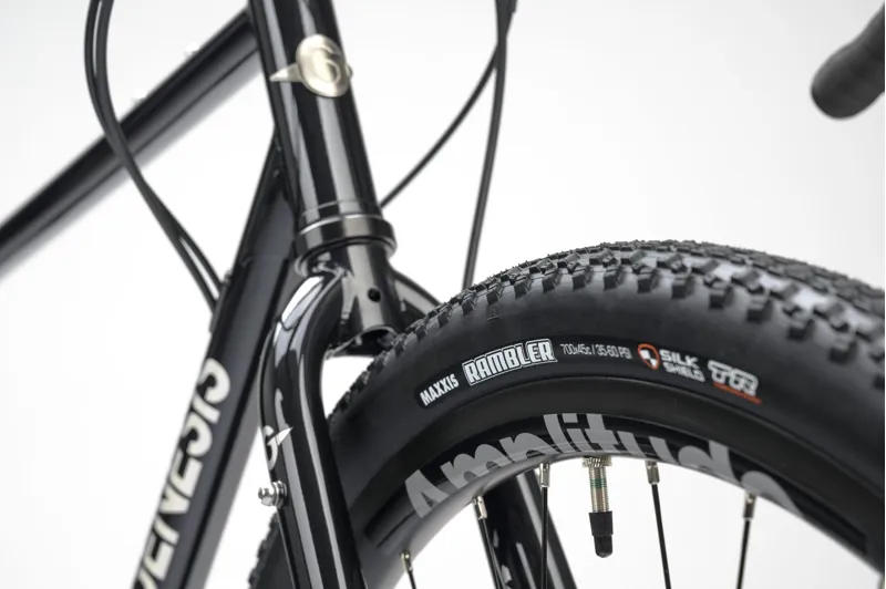 Genesis Croix De Fer 20 Gravel Bike 2026 in Burt Bachablack-5