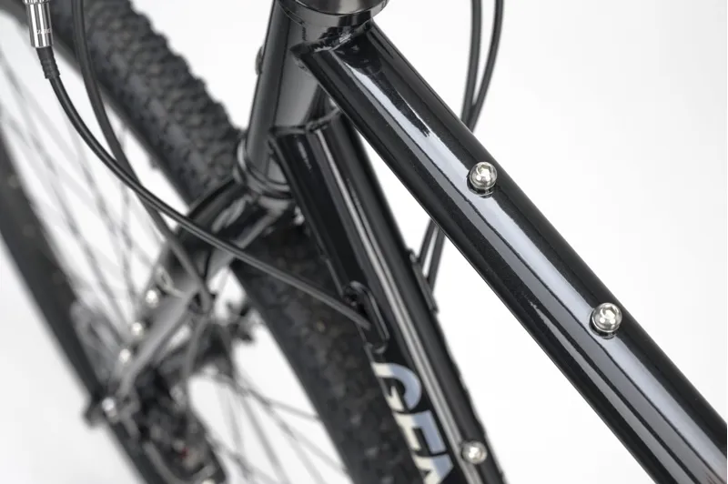 Genesis Croix De Fer 20 Gravel Bike 2026 in Burt Bachablack-9