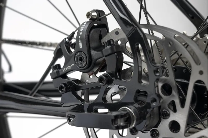 Genesis Croix De Fer 20 Gravel Bike 2026 in Burt Bachablack-11