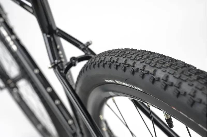 Genesis Croix De Fer 20 Gravel Bike 2026 in Burt Bachablack-12