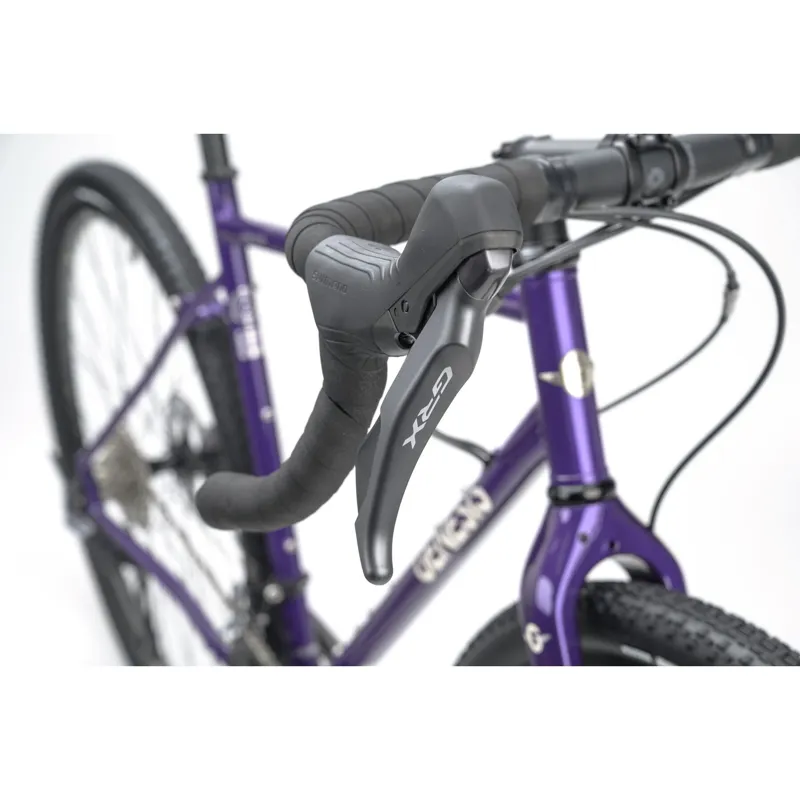 Genesis Croix De Fer 50 Gravel Bike 2026 in Stone Temple Violets-2