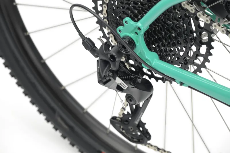 Genesis Vagabond 20 Gravel Bike 2027 in Green Latifah-6