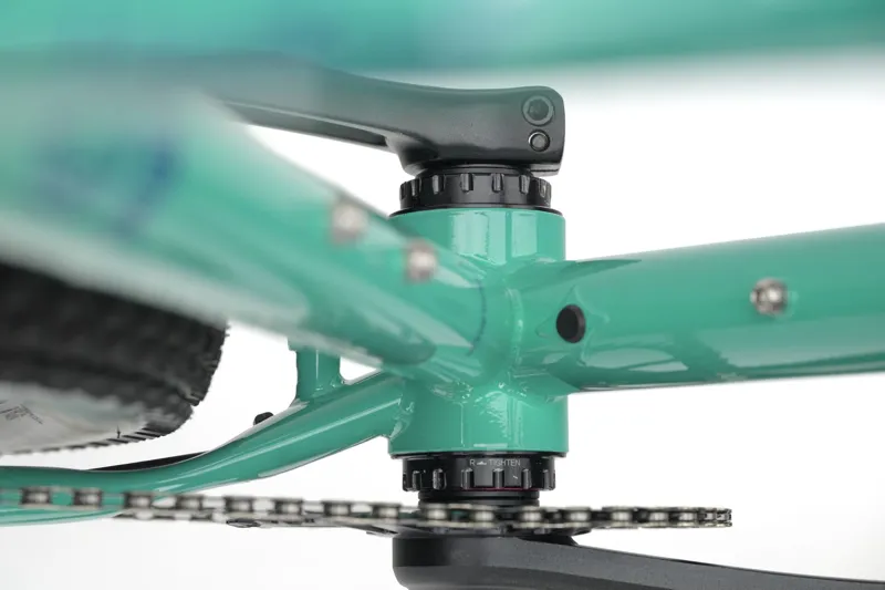 Genesis Vagabond 20 Gravel Bike 2027 in Green Latifah-12