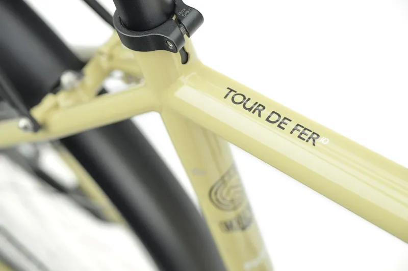 Genesis Tour De Fer 10 Touring Bike 2027 in Tan Halen-2