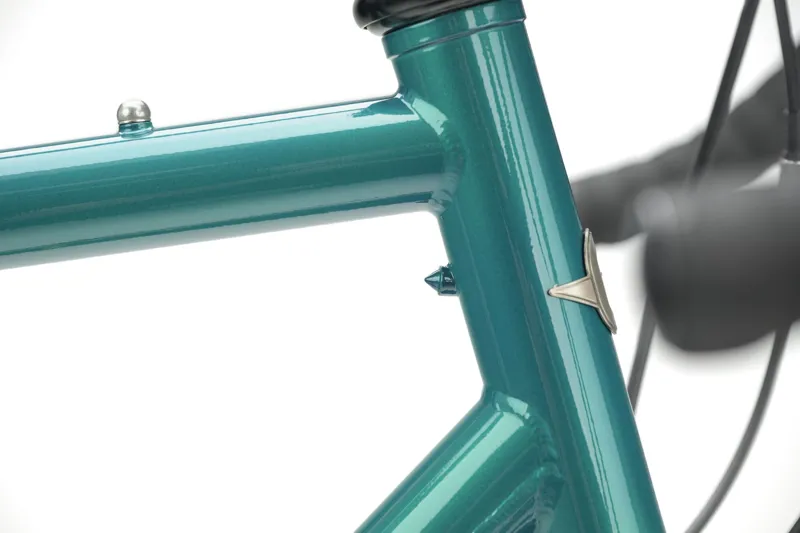 Genesis Tour De Fer 20 Touring Bike 2027 in Sterling Gloss-3