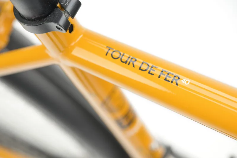 Genesis Tour De Fer 40 Touring Bike 2027 in Elvis Offyellow-2