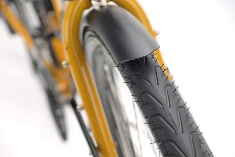 Genesis Tour De Fer 40 Touring Bike 2027 in Elvis Offyellow-11