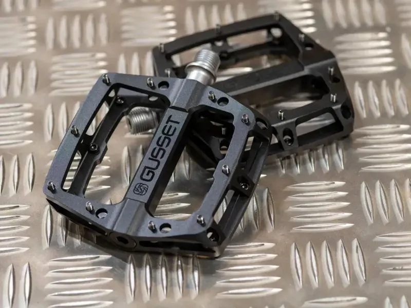 Gusset Slim Jim CNC Low Profile Platform Pedal 9/16 in Stealth Black-5