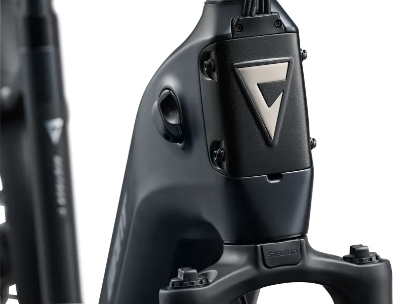 Giant NewTour E+ 2 LST 500Wh Electric Hybrid Bike 2027 in Cold Night-8