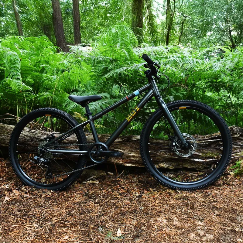 Hoy Pentland 24 inch wheel Kids Bike 2027 in Stealth Black-6