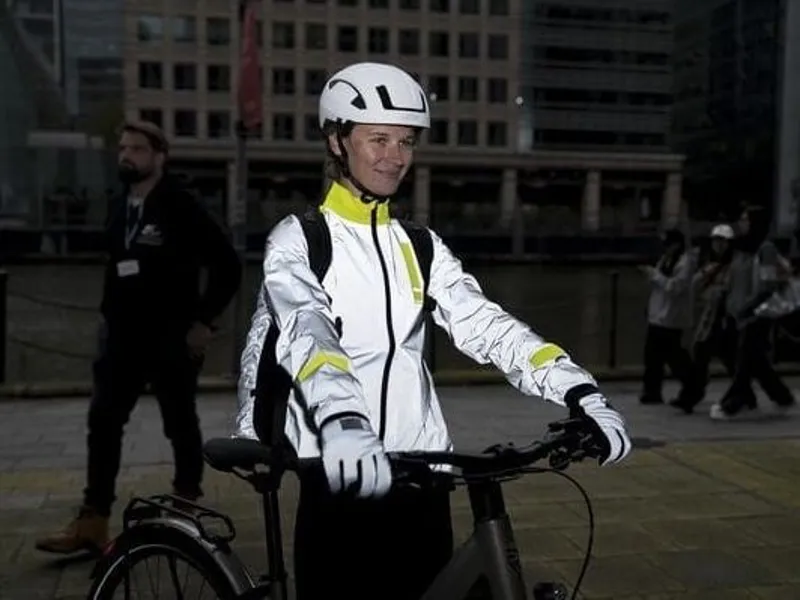 Hump Women's Ultra Reflect Waterproof Jacket in Reflect/Hi-Viz Yellow-10