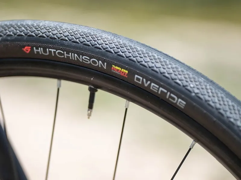 Hutchinson Overide Gravel Tyre 700x40mm in Black-4
