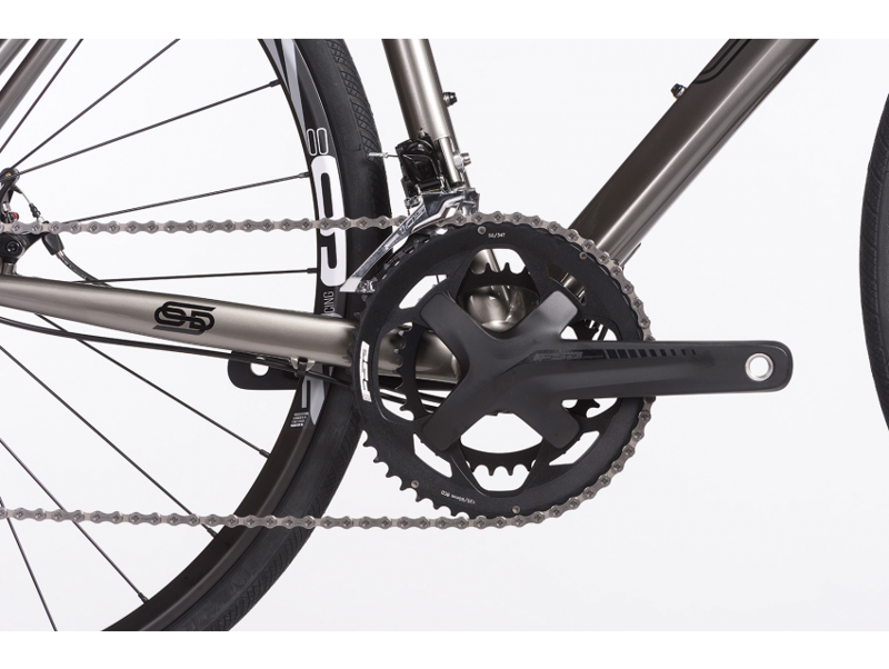 DODGY BRAKES Orro Terra Gravel Flat Bar 105 R900 Gravel Bike 2023 in Silver -6