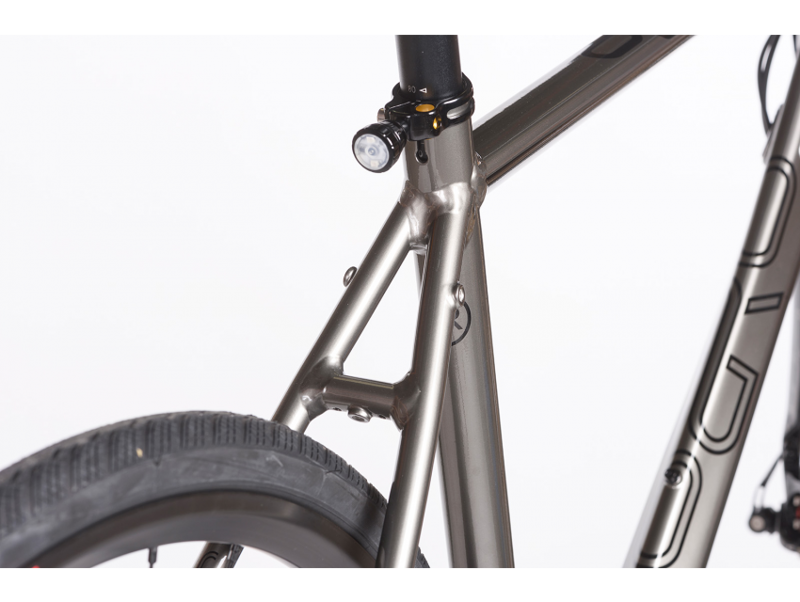 DODGY BRAKES Orro Terra Gravel Flat Bar 105 R900 Gravel Bike 2023 in Silver -9