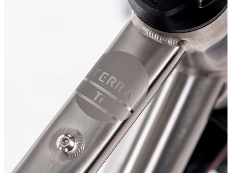 Orro Terra Ti Rival XPLR eTap Gravel Bike 2024 in Raw Titanium-4