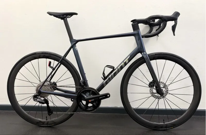 Balfes Bikes EX DISPLAY Giant TCR Advanced Pro 0 Di2 Road Bike Size Large 2025 in Ocean Twilight | Free postage over £30, £10 off first order, price match & 0% finance.