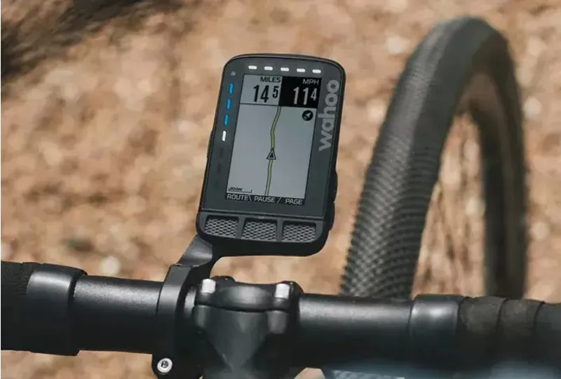 Wahoo ELEMNT ROAM GPS Bike Computer Bundle with TICKR HR Monitor Ex Display-3