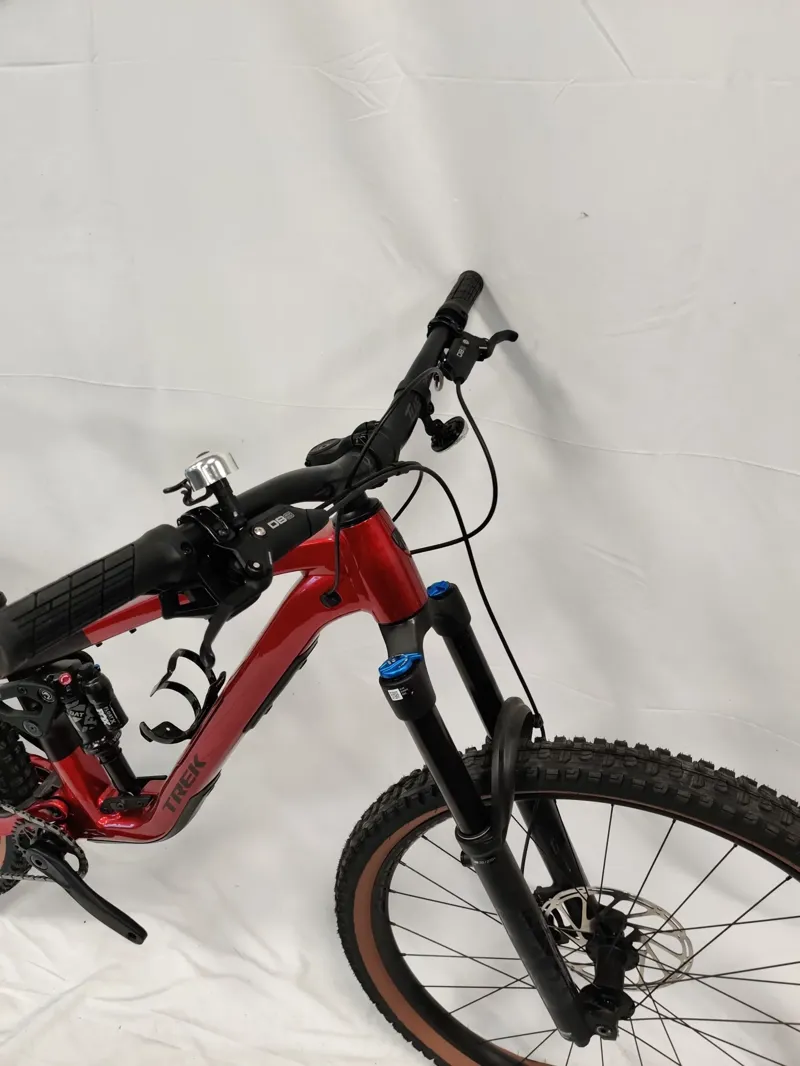 EX DISPLAY Trek Fuel EX 8 Gen 7 Full Suspension Mountain Bike Medium 2026 in Gloss Fury Red-3