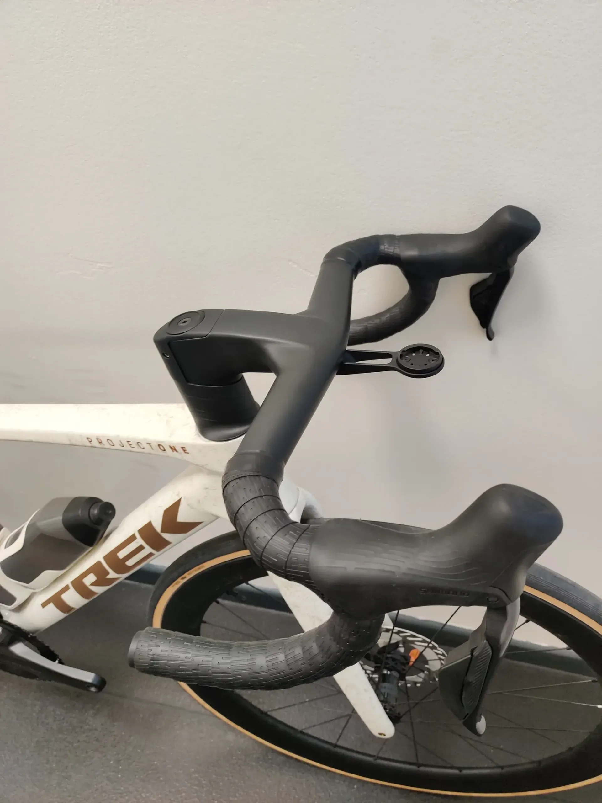 EX DEMO Trek Madone SLR 7 Di2 Gen 8 Road Bike Small 2025 in Era White