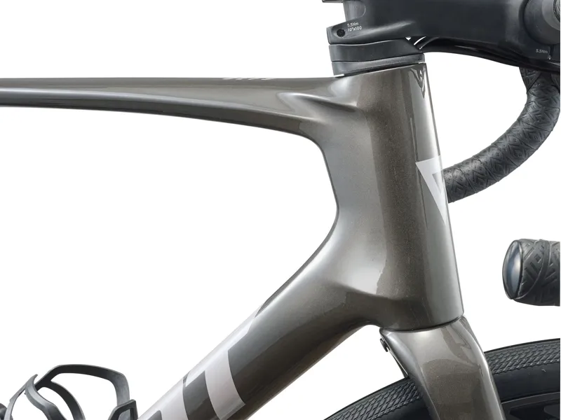 Giant Defy Advanced Pro 2 Road Bike 2026 in Stealth Chrome-5