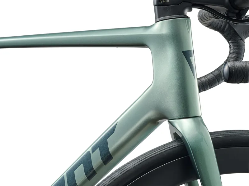 Giant TCR Advanced 0 Di2 Road Bike 2026 in Alpine Green-3