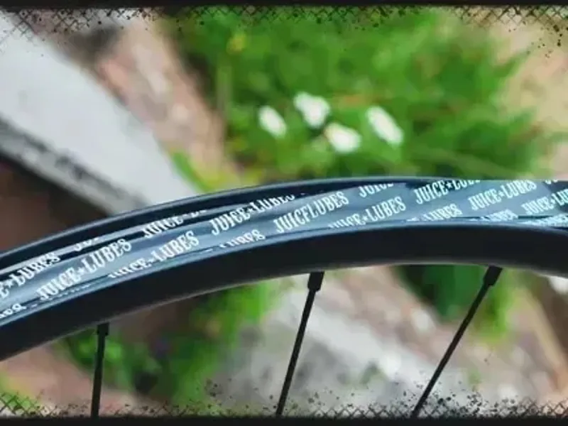 Juice Lubes Tubeless Setup Kit DH/Trail/Enduro 30mm Tape 48mm Valves-4