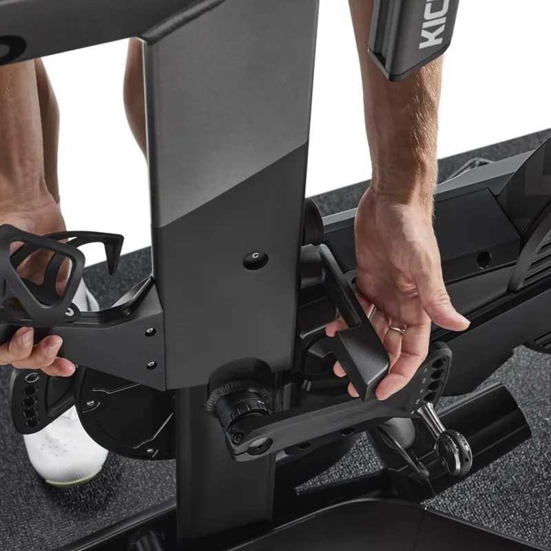 Wahoo KICKR BIKE PRO Smart Bike-8