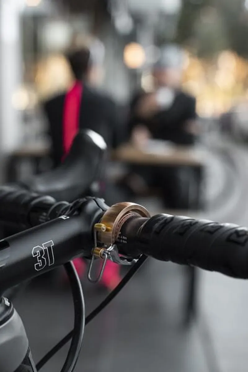 Knog Oi Luxe Bell in Brass -1