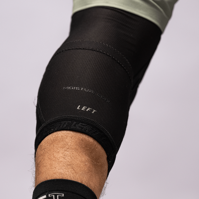 Leatt 6.0 Evo Knee Guard in Black-10