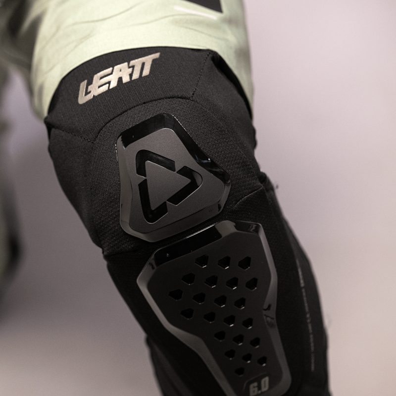 Leatt 6.0 Evo Knee Guard in Black-4