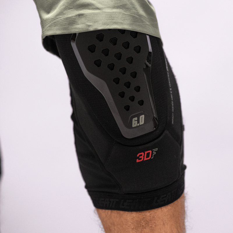 Leatt 6.0 Evo Knee Guard in Black-8