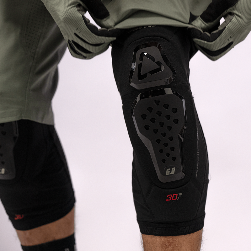 Leatt 6.0 Evo Knee Guard in Black-9